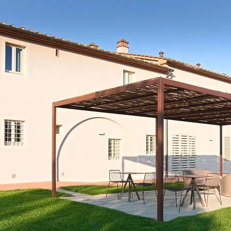 Modern In With Shared Garden *