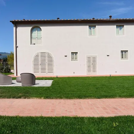Modern In With Shared Garden Apartment Agliana