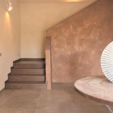 Modern In With Shared Garden *