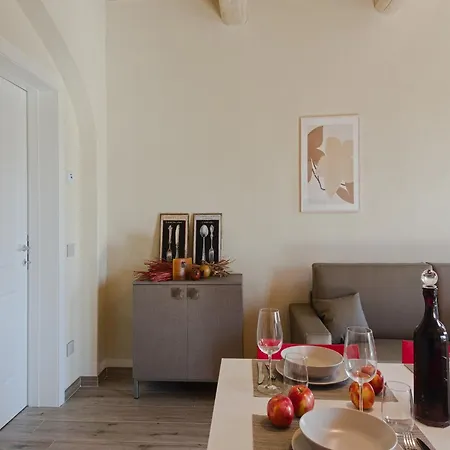 Apartment Modern In With Shared Garden