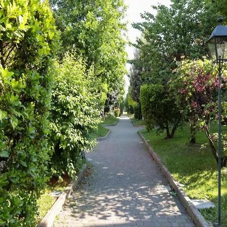 Lägenhet Modern In With Shared Garden *